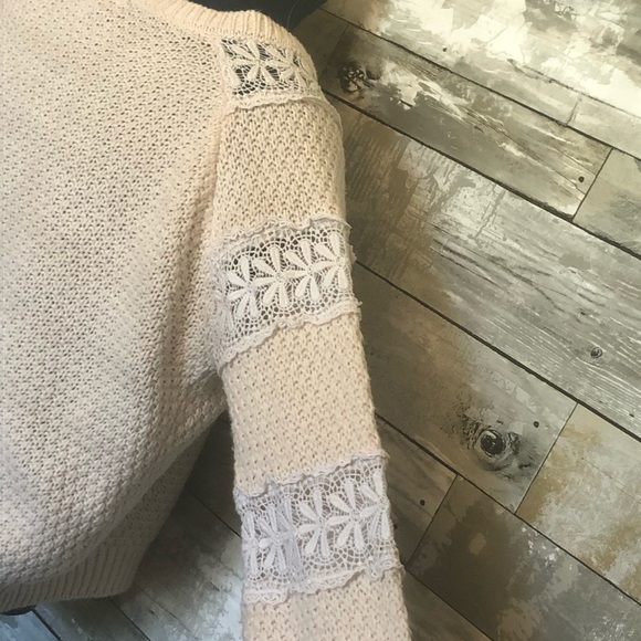 ❤️ (3/$15) Sz M Delia’s Blush Pink Sweater Lace Sleeves - Picture 6 of 7